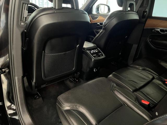Photo of 2017 Onyx Black Metallic Volvo XC90