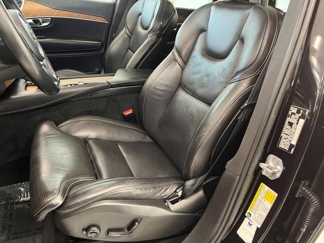 Photo of 2017 Onyx Black Metallic Volvo XC90