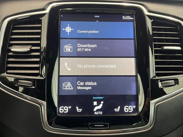 Photo of 2017 Onyx Black Metallic Volvo XC90