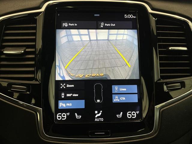 Photo of 2017 Onyx Black Metallic Volvo XC90
