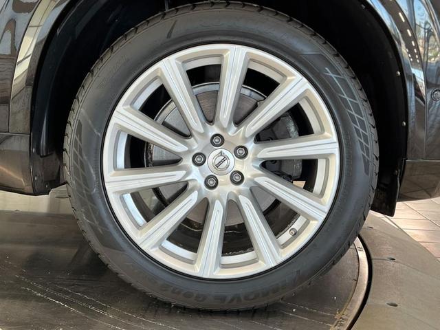 Photo of 2017 Onyx Black Metallic Volvo XC90