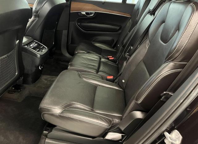Photo of 2017 Onyx Black Metallic Volvo XC90