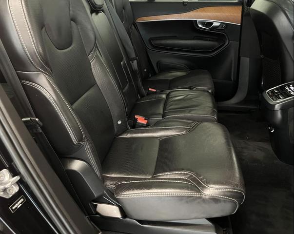 Photo of 2017 Onyx Black Metallic Volvo XC90