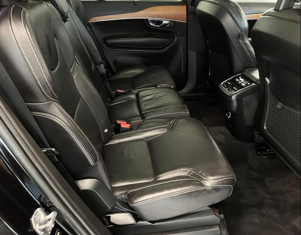 Photo of 2017 Onyx Black Metallic Volvo XC90