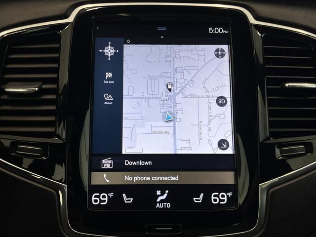 Photo of 2017 Onyx Black Metallic Volvo XC90