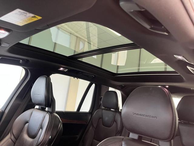 Photo of 2017 Onyx Black Metallic Volvo XC90