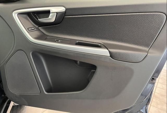 Photo of 2012 Barents Blue Metallic Volvo XC60