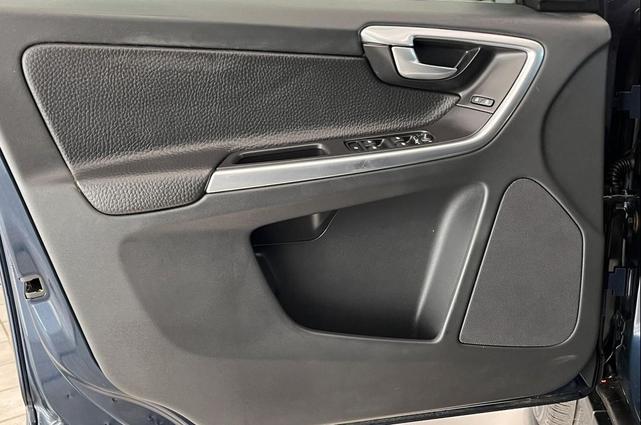Photo of 2012 Barents Blue Metallic Volvo XC60
