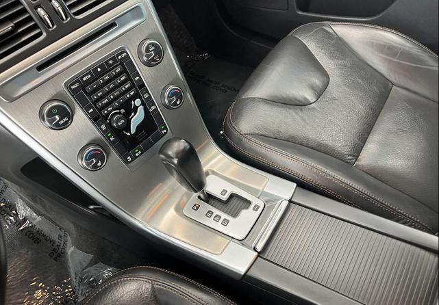 Photo of 2012 Barents Blue Metallic Volvo XC60