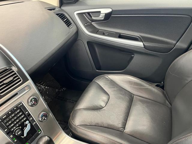 Photo of 2012 Barents Blue Metallic Volvo XC60