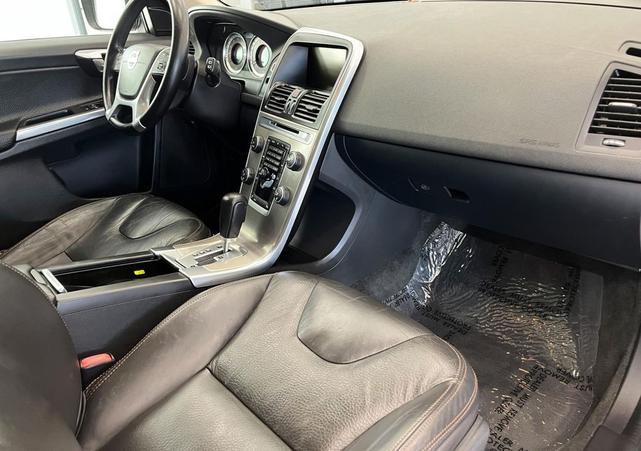 Photo of 2012 Barents Blue Metallic Volvo XC60