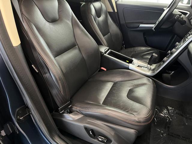 Photo of 2012 Barents Blue Metallic Volvo XC60