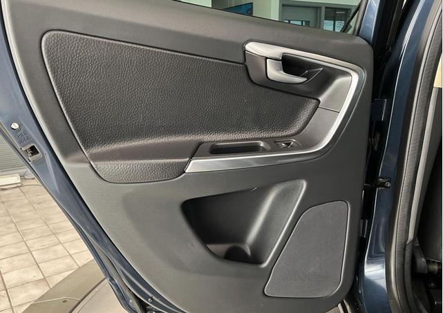 Photo of 2012 Barents Blue Metallic Volvo XC60