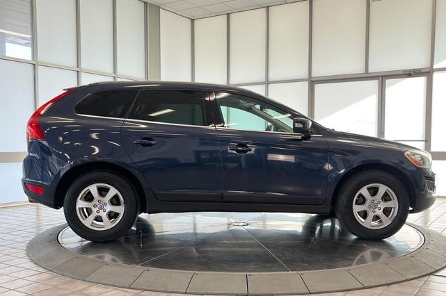 Photo of 2012 Barents Blue Metallic Volvo XC60