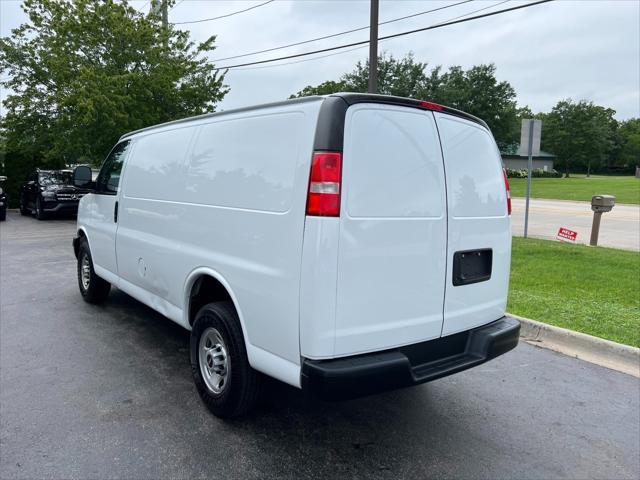 Photo of 2019 Summit White GMC Savana 2500