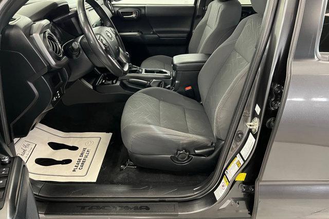 Photo of 2016 Magnetic Gray Metallic Toyota Tacoma
