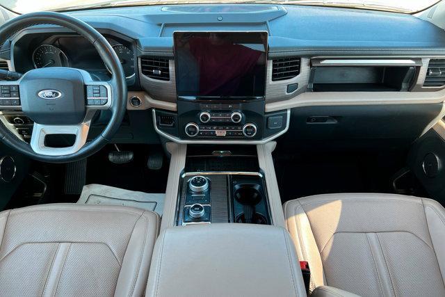 Photo of 2024 AGATE BLACK METALLIC Ford Expedition