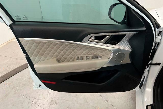 Photo of 2022 Uyuni White Genesis G70