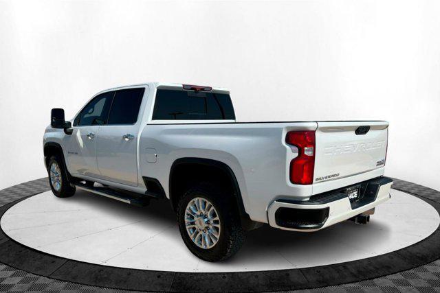 Photo of 2022 Iridescent Pearl Tricoat Chevrolet Silverado 3500
