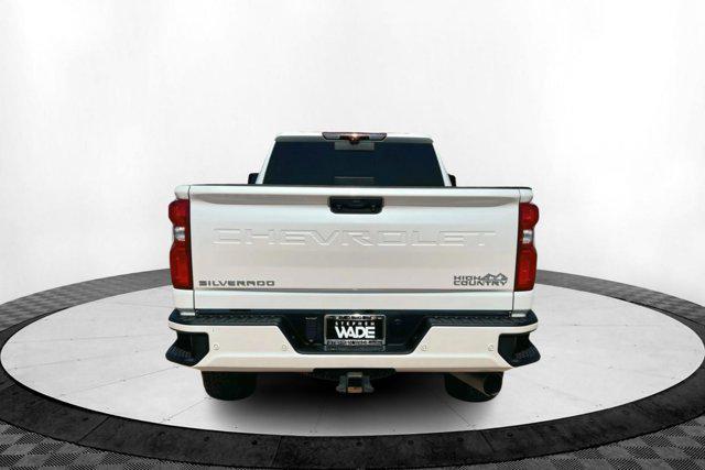 Photo of 2022 Iridescent Pearl Tricoat Chevrolet Silverado 3500