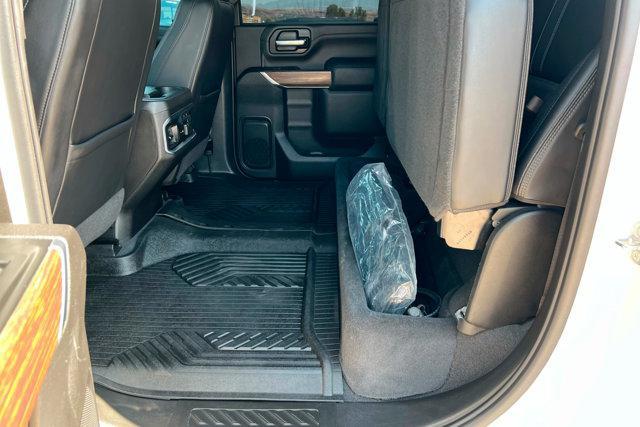 Photo of 2022 Iridescent Pearl Tricoat Chevrolet Silverado 3500