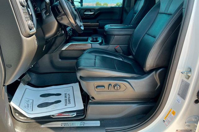 Photo of 2022 Iridescent Pearl Tricoat Chevrolet Silverado 3500