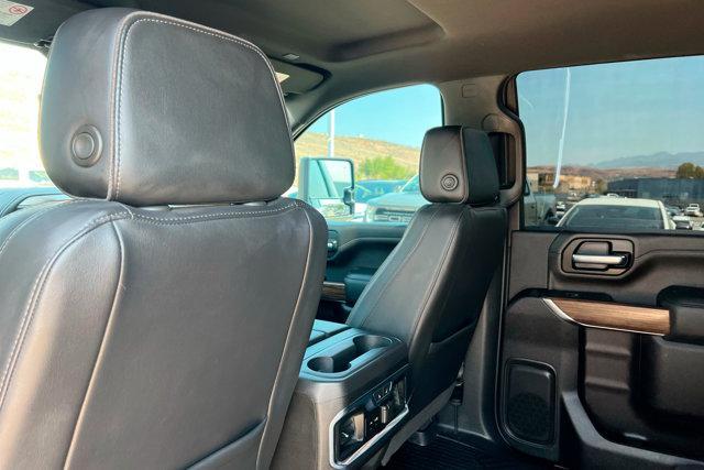 Photo of 2022 Iridescent Pearl Tricoat Chevrolet Silverado 3500