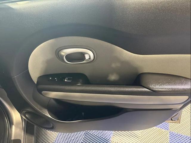 Photo of 2019 Bright Silver Kia Soul