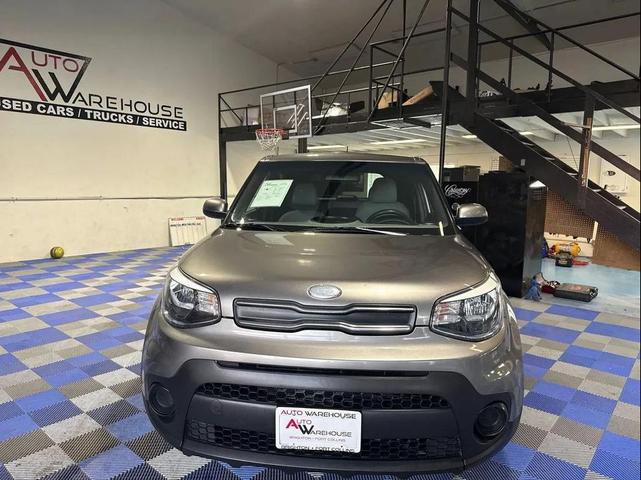 Photo of 2019 Bright Silver Kia Soul