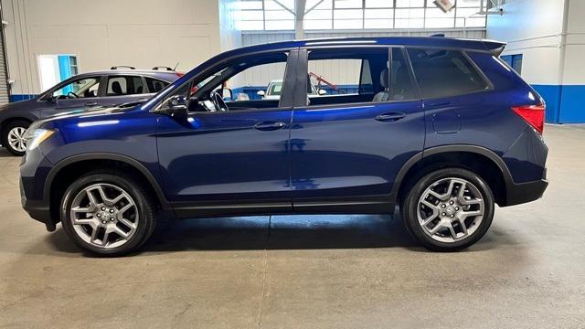 Photo of 2023 Obsidian Blue Honda Passport