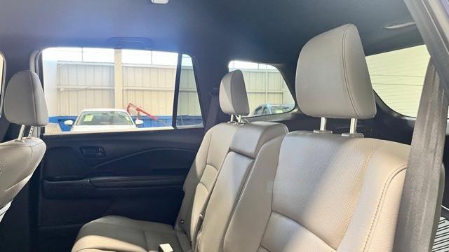 Photo of 2023 Obsidian Blue Honda Passport