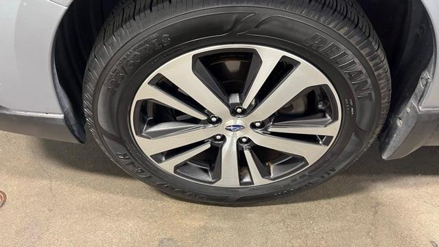 Photo of 2018 Ice Silver Metallic Subaru Outback