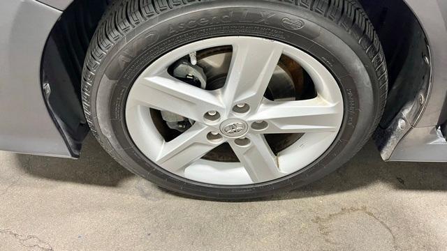 Photo of 2013 Gray Toyota Camry