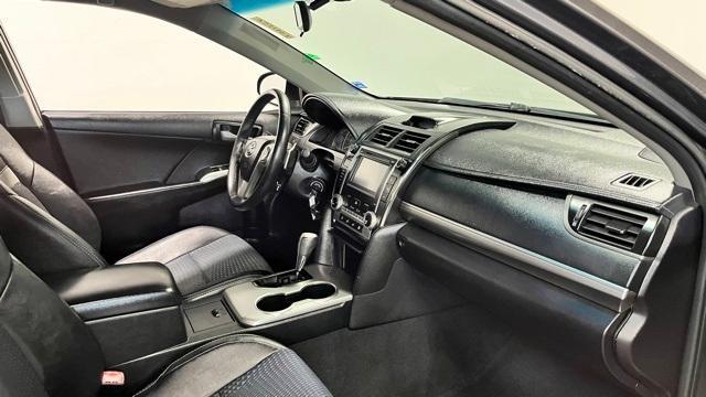 Photo of 2013 Gray Toyota Camry