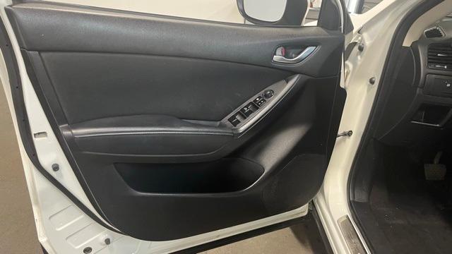 Photo of 2016 Crystal White Pearl Mazda CX-5