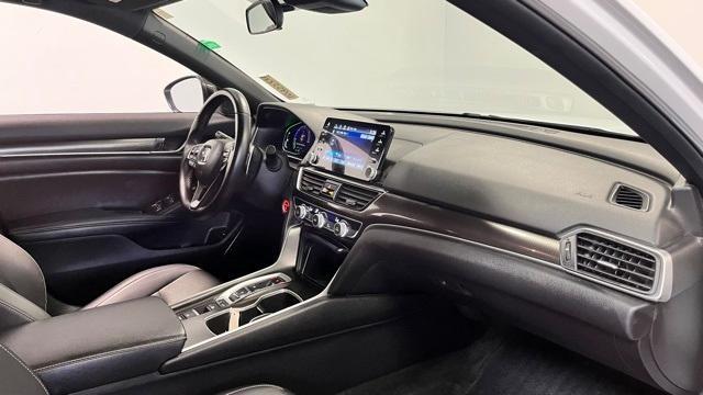 Photo of 2022 White Honda Accord Hybrid