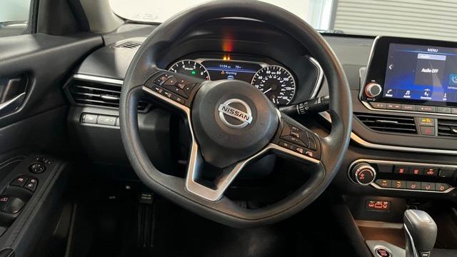 Photo of 2020 White Nissan Altima