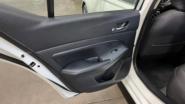 Photo of 2020 White Nissan Altima