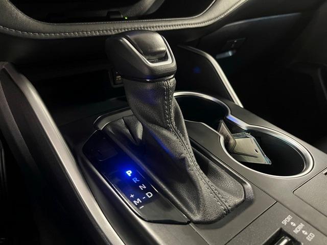 Photo of 2023 Wind Chill Pearl Toyota Highlander