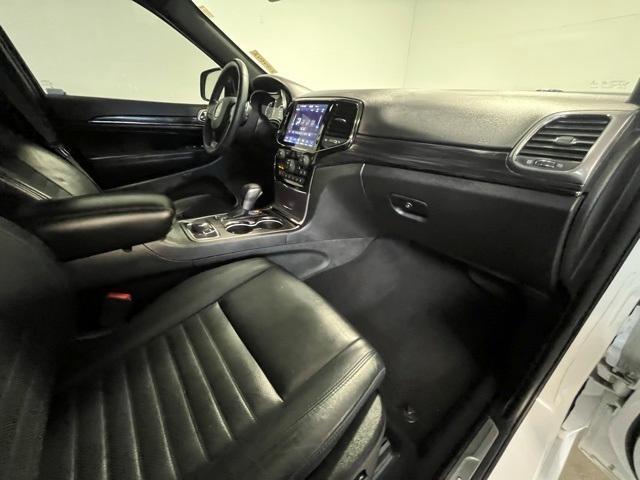 Photo of 2019 White Jeep Grand Cherokee