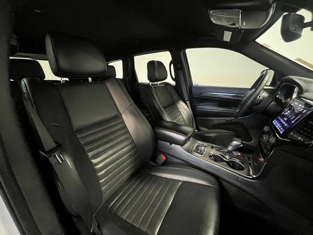 Photo of 2019 White Jeep Grand Cherokee