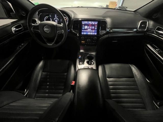 Photo of 2019 White Jeep Grand Cherokee
