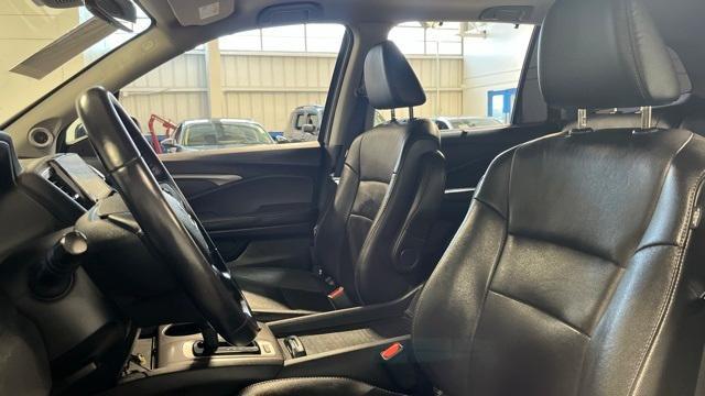 Photo of 2019 Gray Honda Pilot