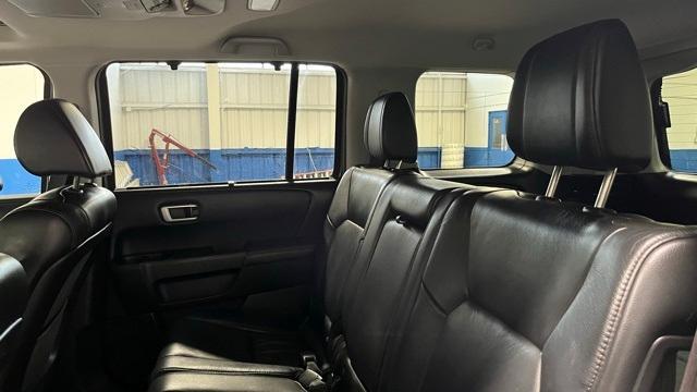 Photo of 2014 Gray Honda Pilot