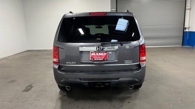 Photo of 2014 Gray Honda Pilot