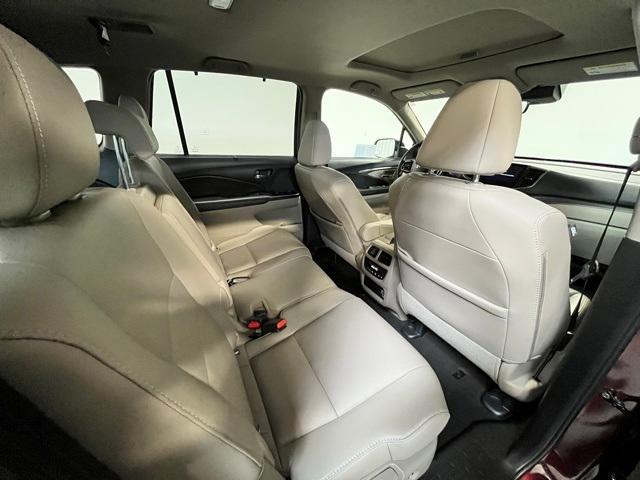 Photo of 2021 Deep Scarlet Pearl Honda Pilot