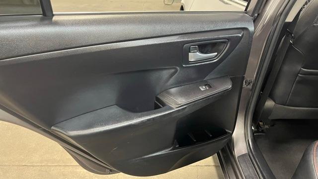 Photo of 2016 Gray Toyota Camry