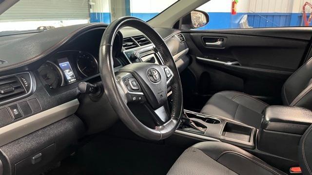 Photo of 2016 Gray Toyota Camry
