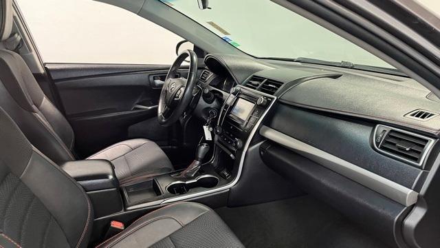 Photo of 2016 Gray Toyota Camry