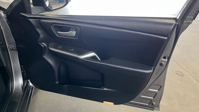 Photo of 2016 Gray Toyota Camry